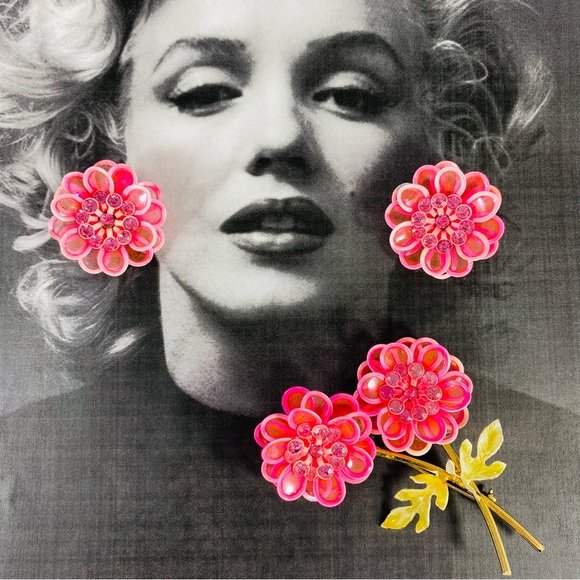 Authentic 1960s vintage cellophane, Posey clip earrings and brooch - Picture 7 of 8